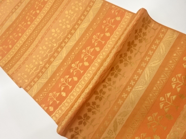 横段に蝶・草花模様織出し袋帯